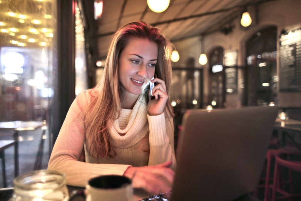 a girl is using QuickBooks Desktop Premier 2024 for her own business